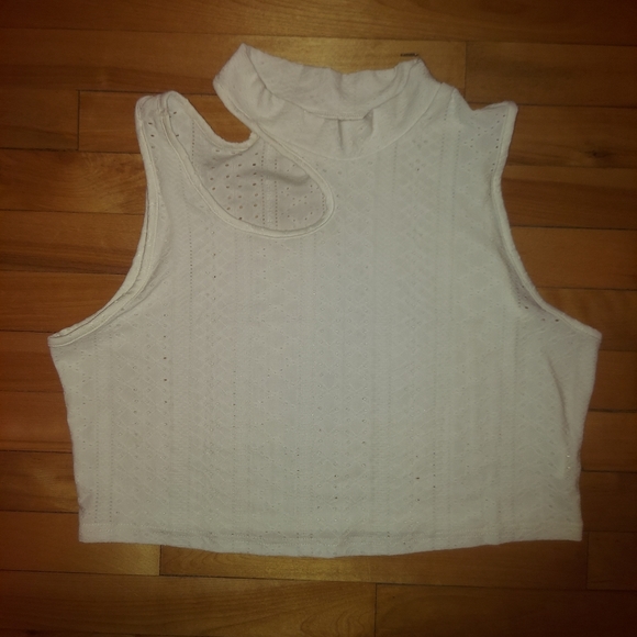 💥3/$25💥 Sexy Sleeveless Eyelet Embroidery Cutout Crop Top White size 2xl - Picture 2 of 5